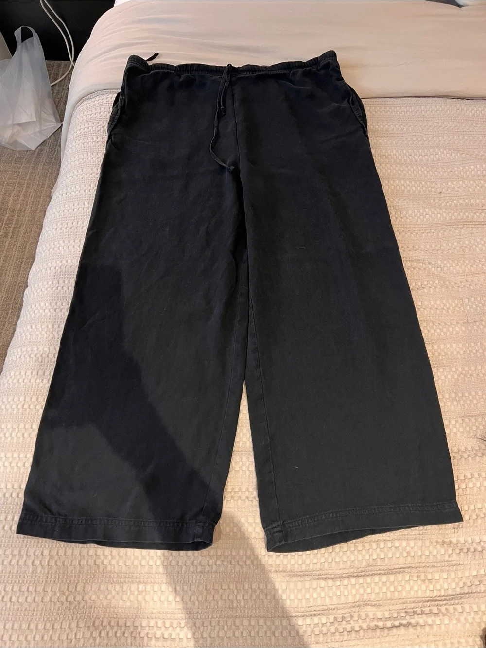 Tommy Bahama Black 100% Silk Relaxed Pants - Picture 1 of 9
